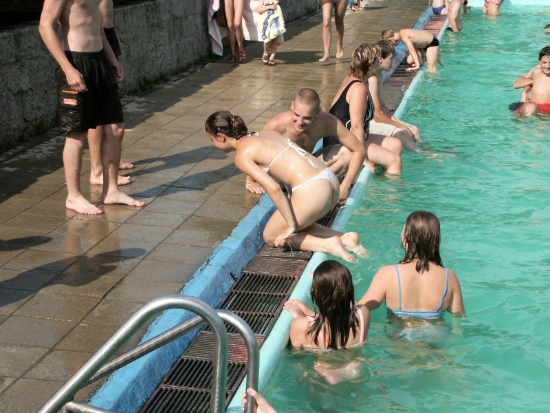 mb050728045.jpg